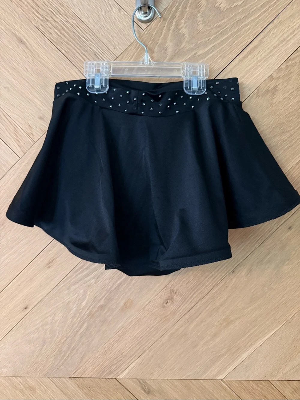 N/A stylish black